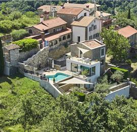 4 Bedroom Luxury Villa Retreat with Heated Infinity Pool near Buje, Sleeps 8-10